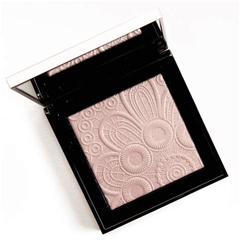 Burberry Fresh Glow Highlighter in 'Pink Pearl' and 'Rose Gold 